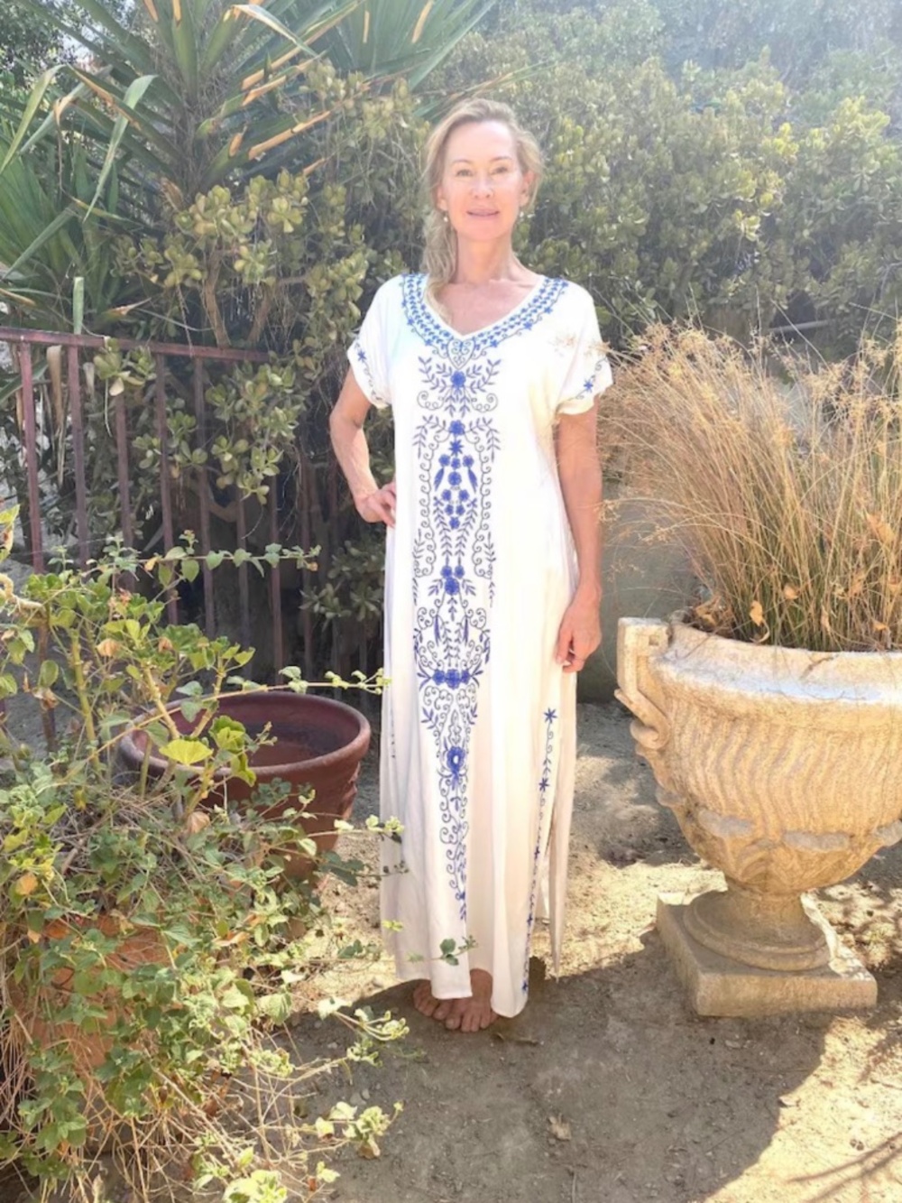 Long embroidered dress, White dress, long, large, Blue embroidery, Caftan